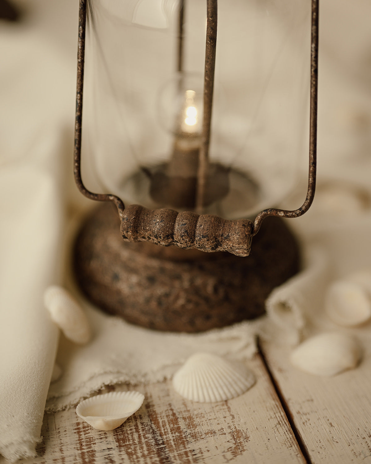 Dim light lantern