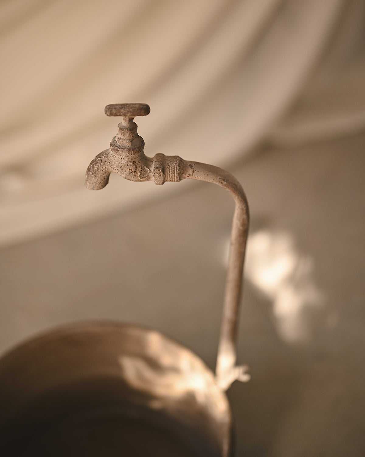 Brass bucket with tap (two sizes) 