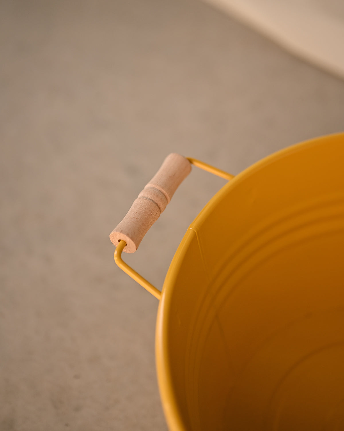 Mustard yellow basin