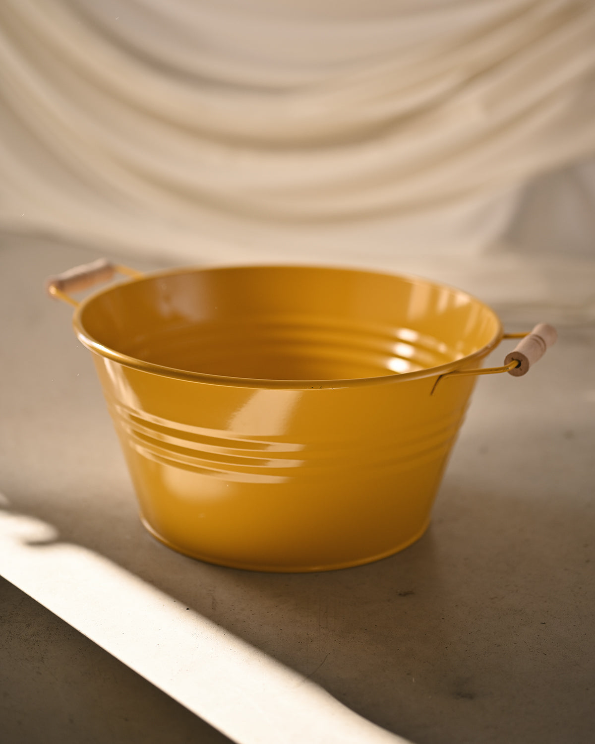 Mustard yellow basin