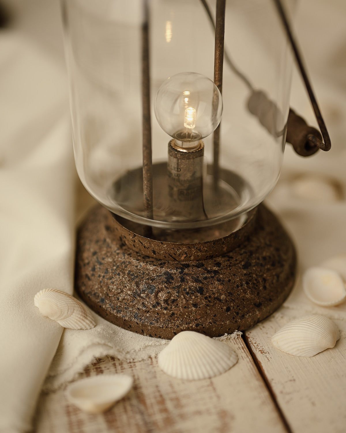 Dim light lantern