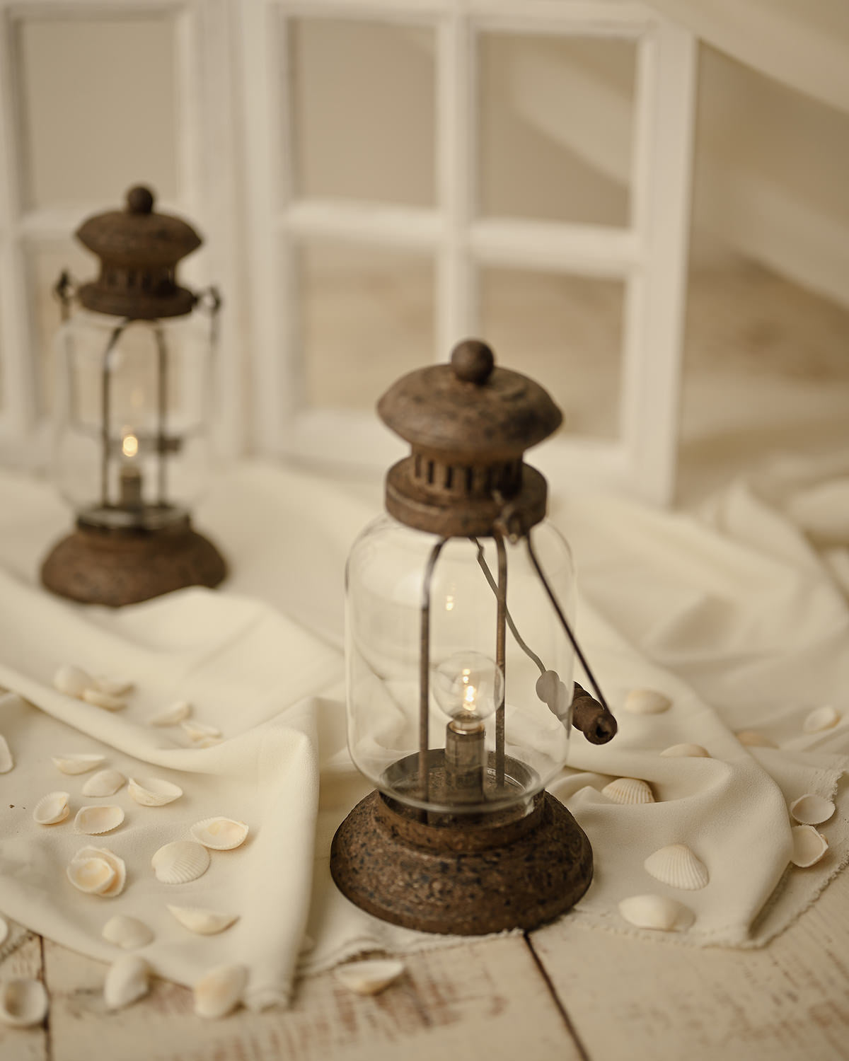 Dim light lantern
