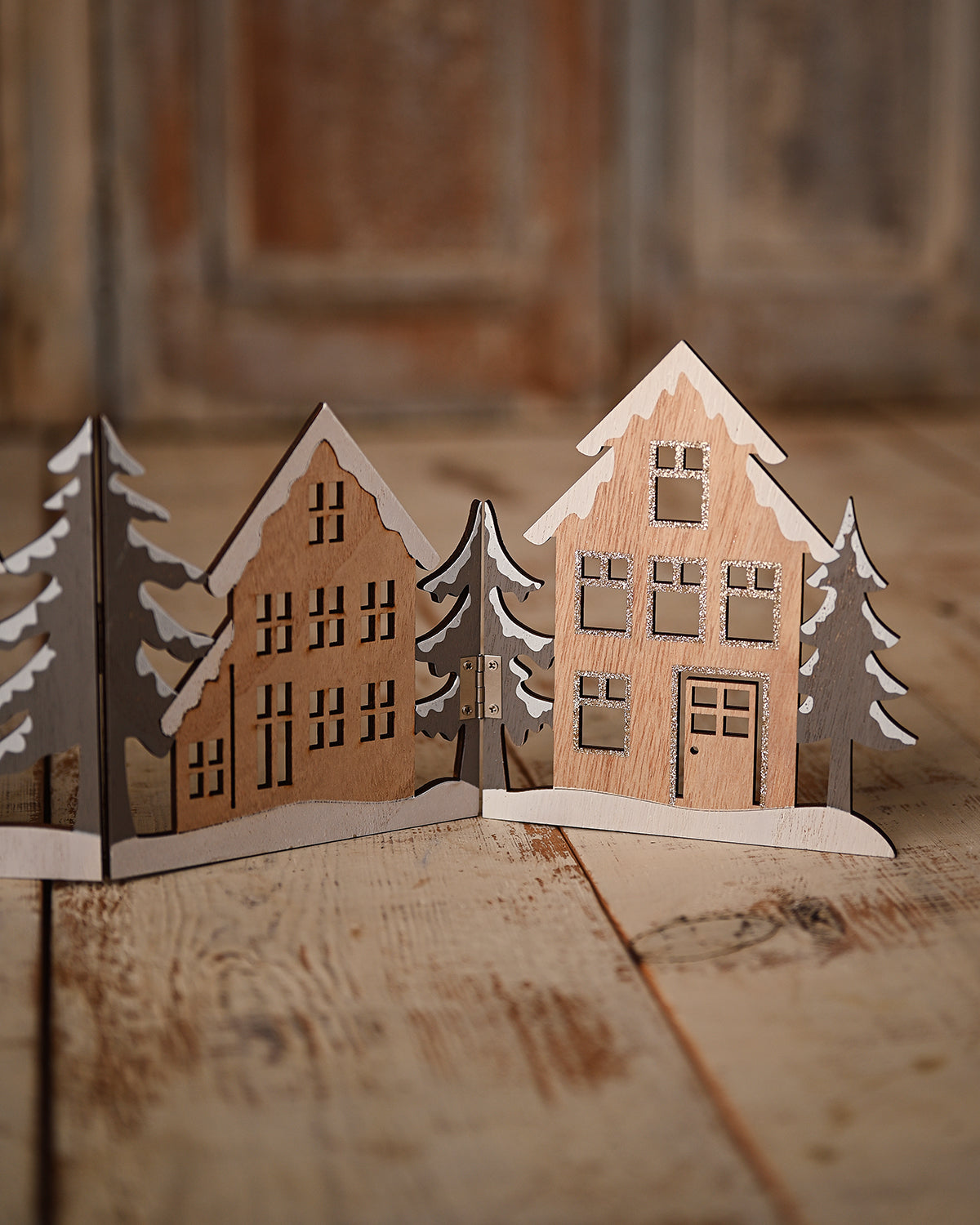 Henka - Decorative wooden houses with trees